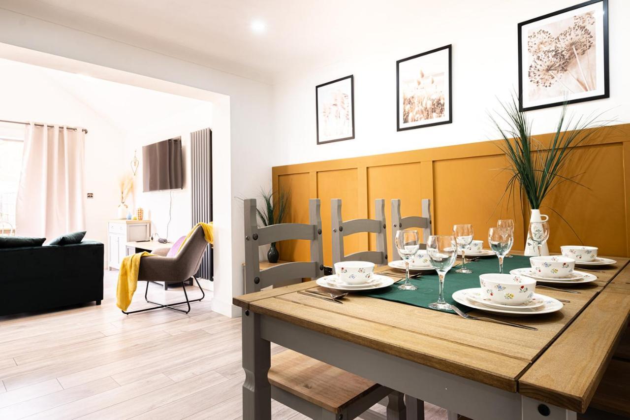 7 Guests - 4 Bedroom - Free Wi-Fi - كيترينج المظهر الخارجي الصورة